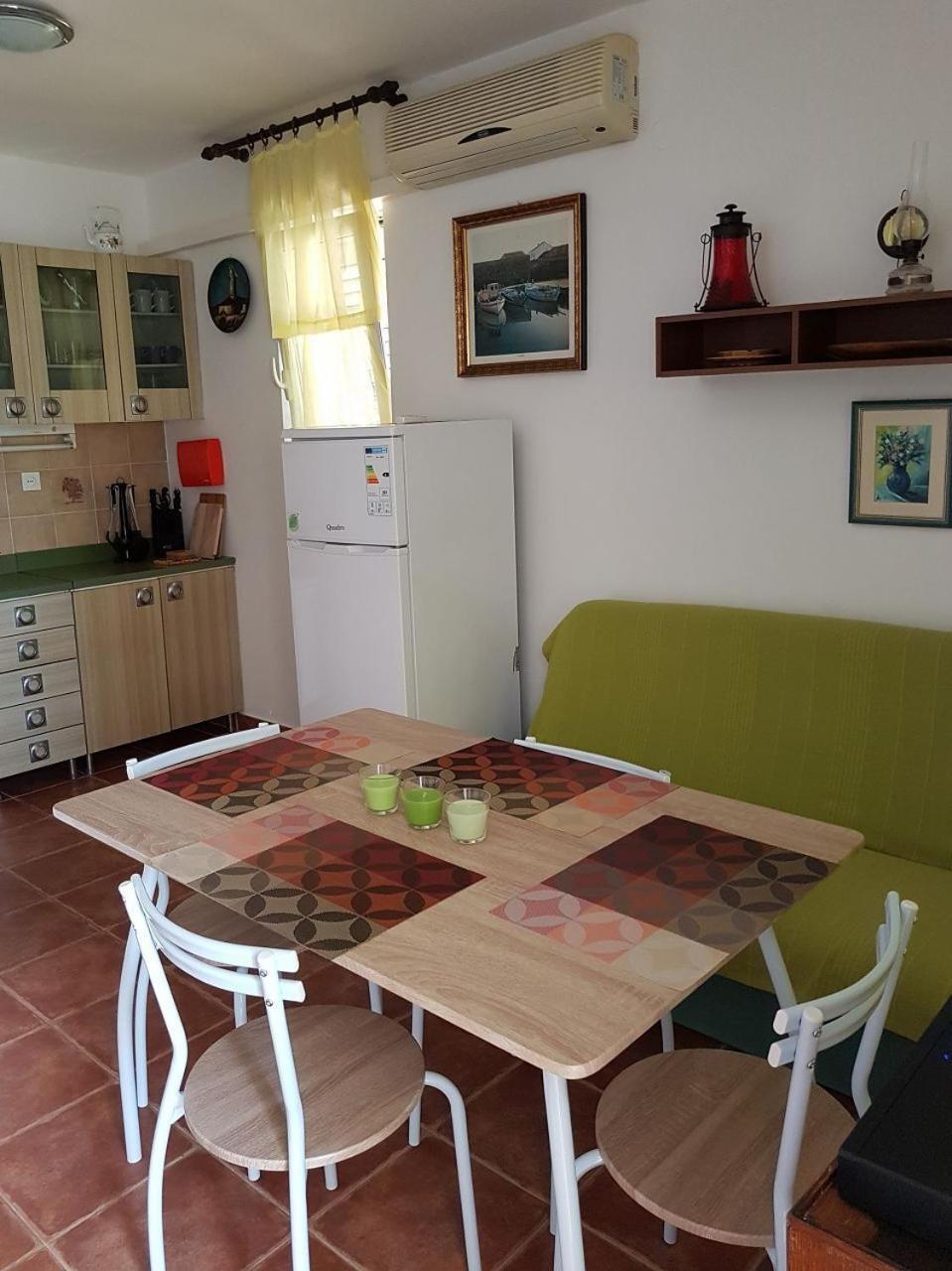 Apartment Natad Vinišće Eksteriør bilde